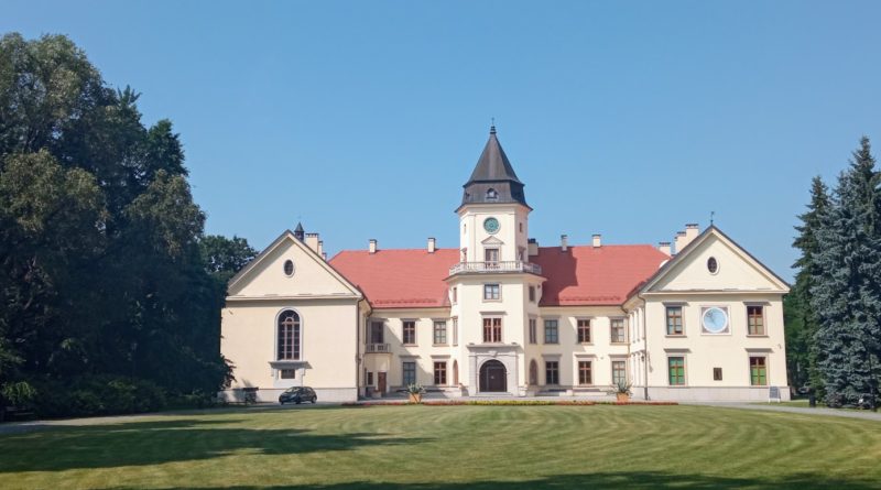 Pałac Tarnowskich - Dzików-Tarnów