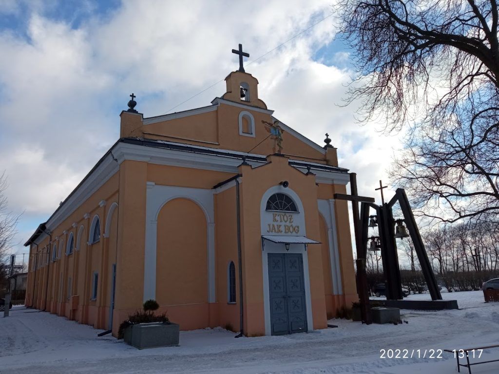 Dawna oranżeria, obecnie kaplica w parku w Młochowie